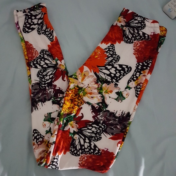 NEW Gorgeous and vibrant floral leggings - Picture 4 of 4